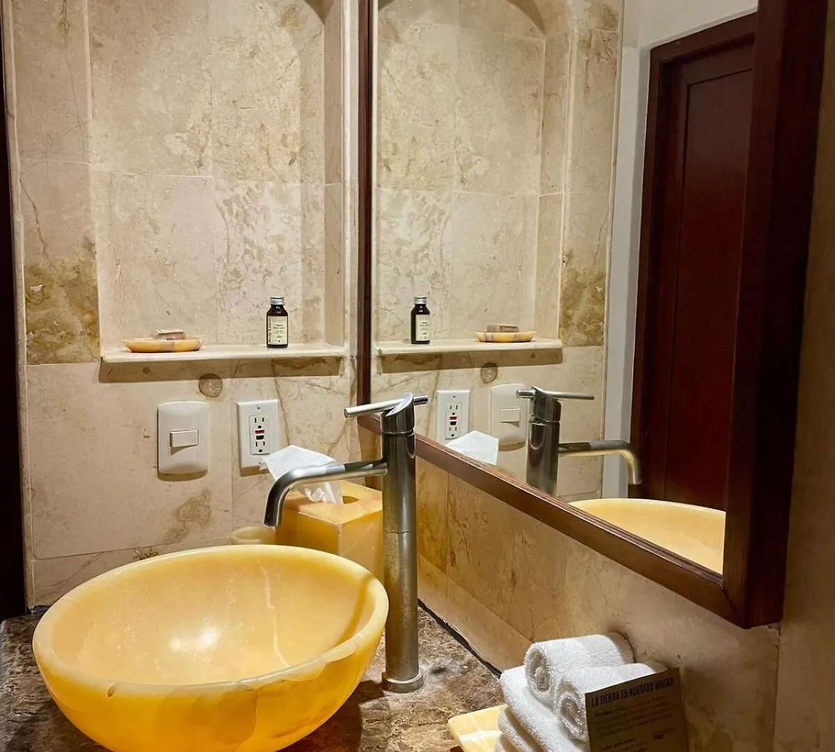 2Br Kobah 1 Block To Beach & 5Th Pool Gym Tulum Mexico